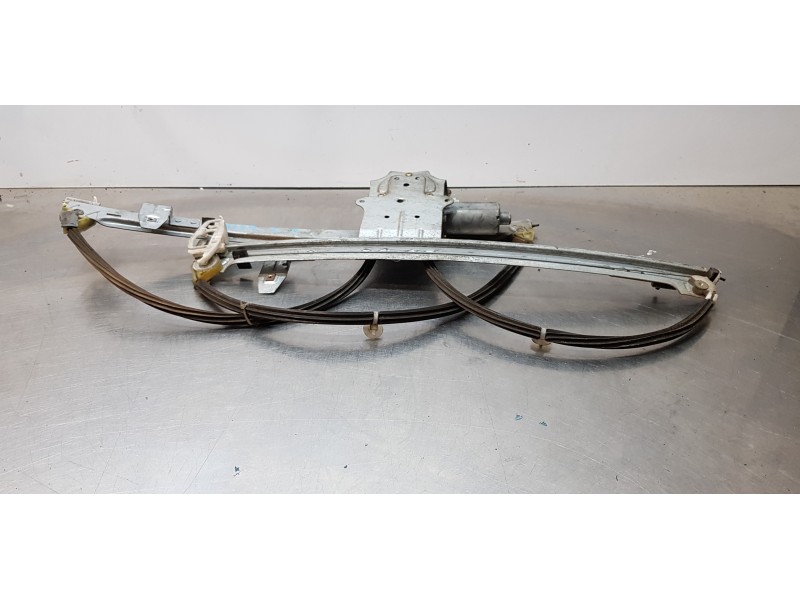 Recambio de elevalunas delantero derecho para citroen xsara picasso 2.0 hdi x referencia OEM IAM 0130821762  