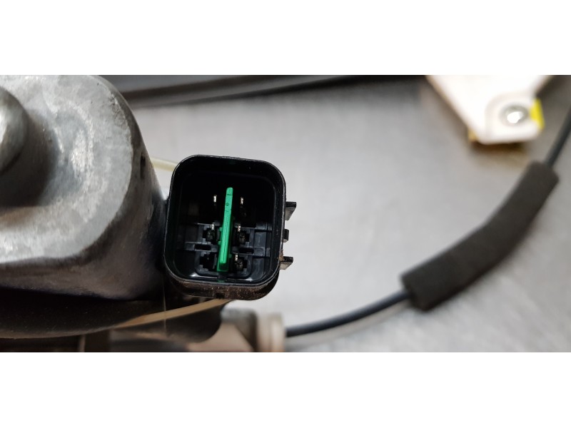 Recambio de elevalunas delantero izquierdo para chevrolet captiva 2.2 vcdi lt 2wd referencia OEM IAM 20874200  