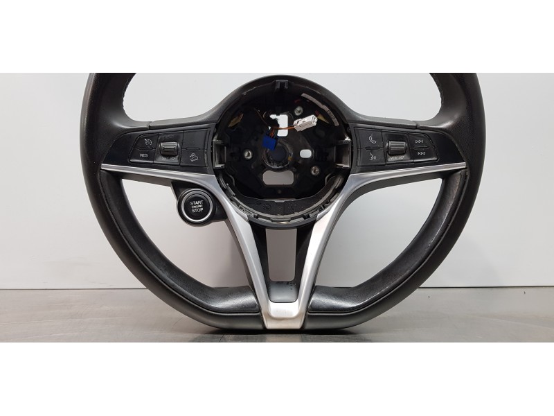 Recambio de volante para alfa romeo stelvio (630) basis q4 referencia OEM IAM 6000628867 1561362790 