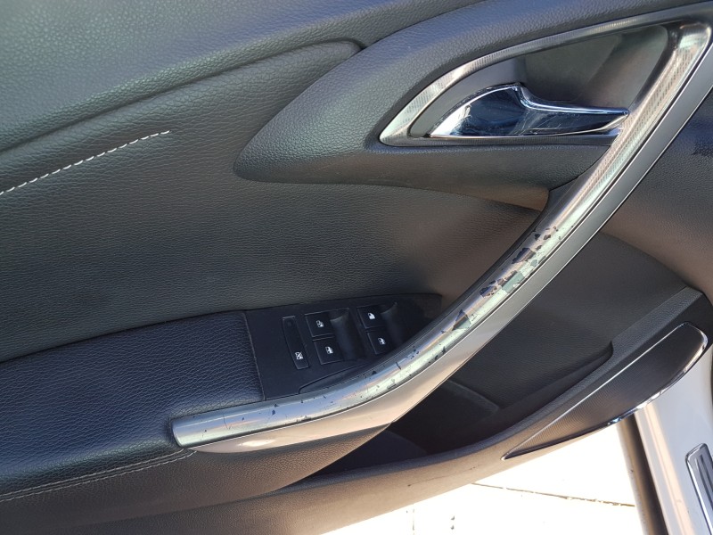 opel astra j lim. del año 2010