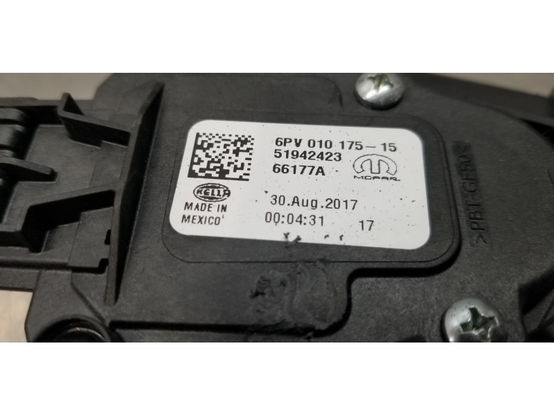 Recambio de pedal acelerador para jeep compass ii longitude 4x4 referencia OEM IAM 51942423  