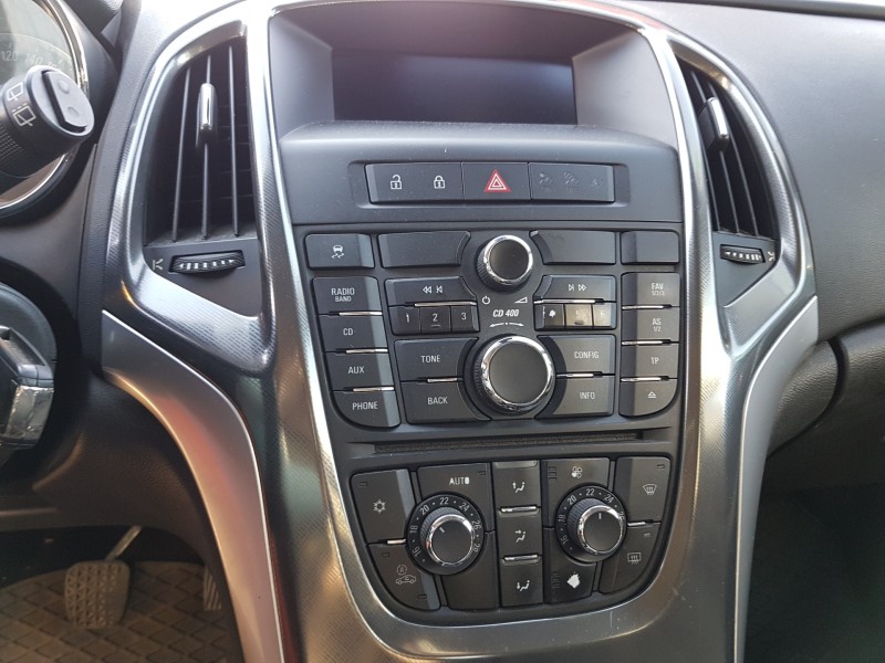 opel astra j lim. del año 2010