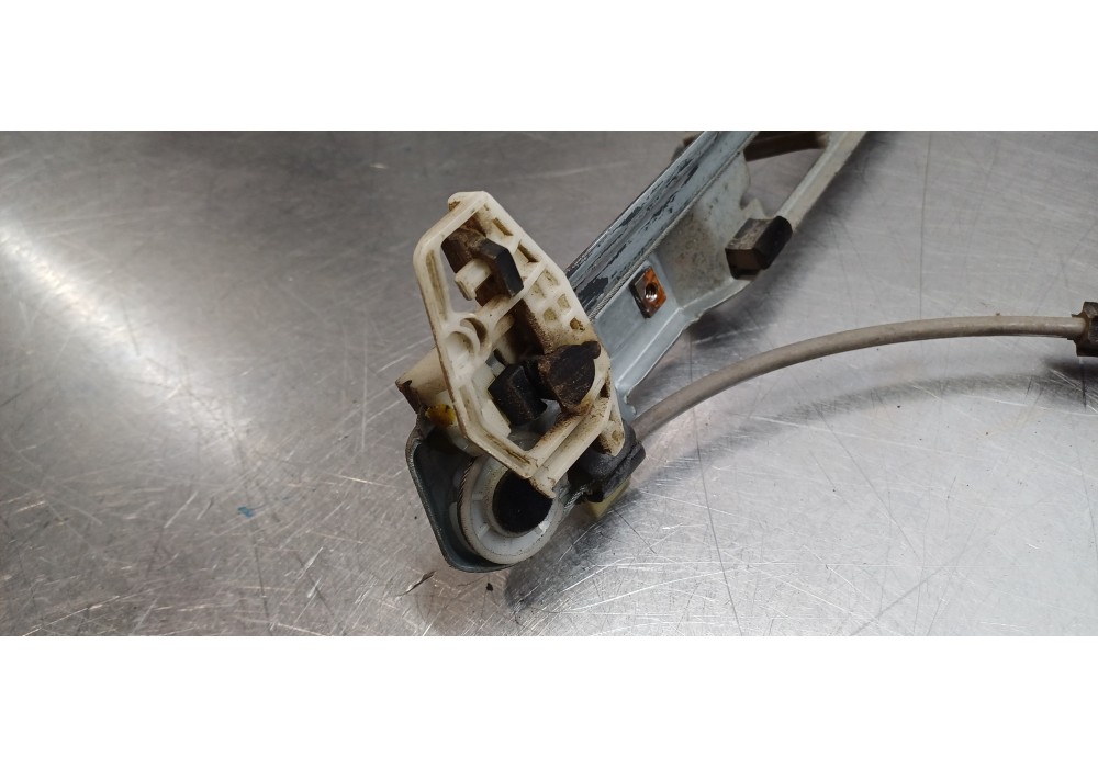 Recambio de elevalunas delantero derecho para renault megane ii berlina 3p confort authentique referencia OEM IAM 8201010927  