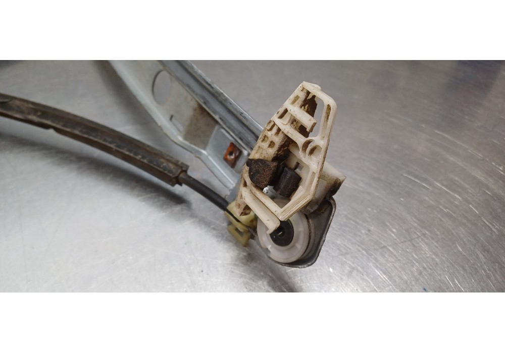 Recambio de elevalunas delantero derecho para renault megane ii berlina 3p confort authentique referencia OEM IAM 8201010927  