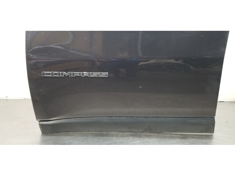 Recambio de puerta delantera izquierda para jeep compass ii longitude 4x4 referencia OEM IAM 68242543AA  