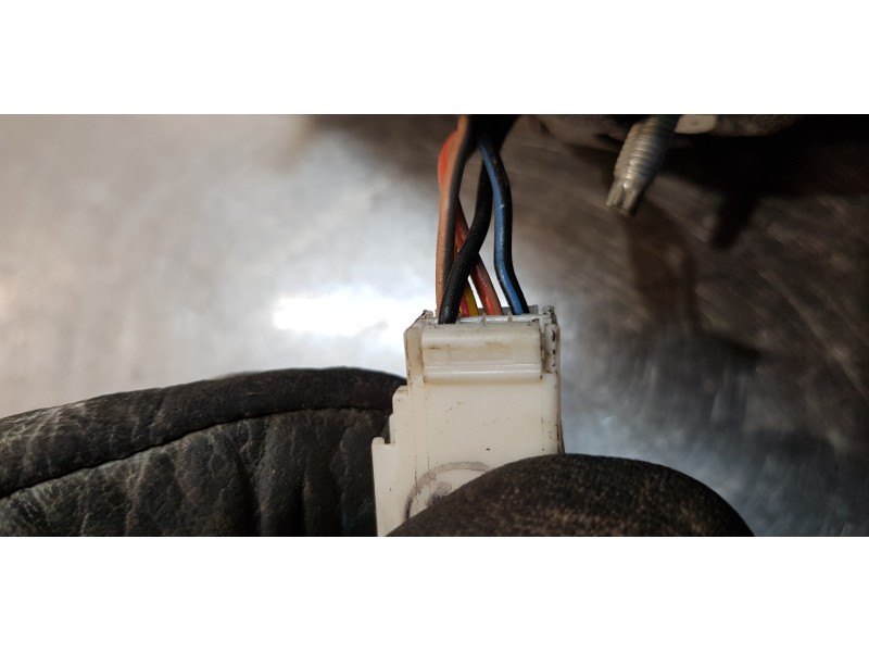 Recambio de retrovisor derecho para dodge avenger se referencia OEM IAM 4389482AB  