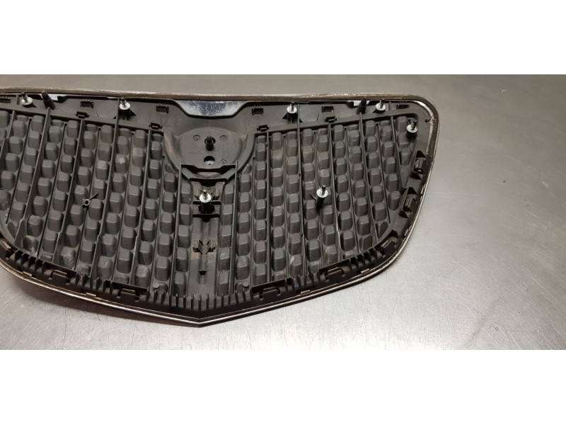 Recambio de rejilla delantera para lancia ypsilon (101) 1.3 multijet 16v oro (66kw) (10.2006) referencia OEM IAM   