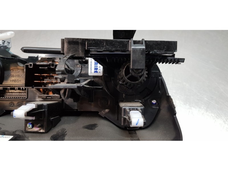 Recambio de mando climatizador para kia rio (yb) business referencia OEM IAM 97250H8020LEF 97250H8020 