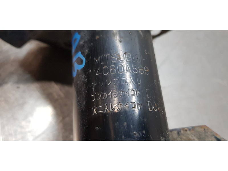Recambio de amortiguador delantero izquierdo para mitsubishi outlander (gf0) motion 4wd referencia OEM IAM 4060A569  