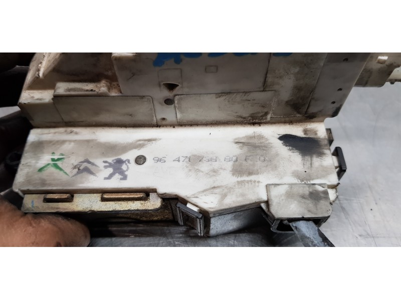 Recambio de cerradura puerta delantera derecha para citroen c4 coupe vts referencia OEM IAM 9647173880  