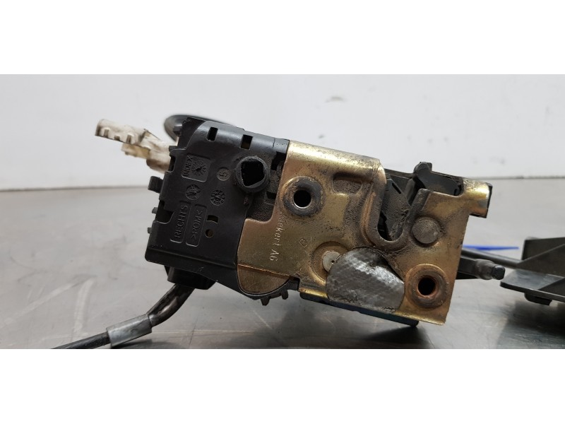Recambio de cerradura puerta delantera derecha para citroen c4 coupe vts referencia OEM IAM 9647173880  
