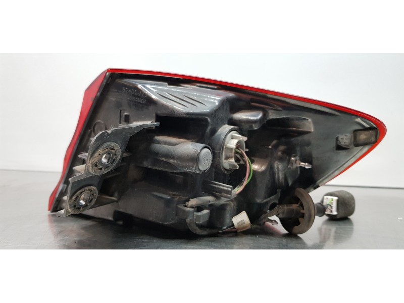 Recambio de piloto trasero izquierdo para kia ceed sportswagon tech referencia OEM IAM 92401J7150  