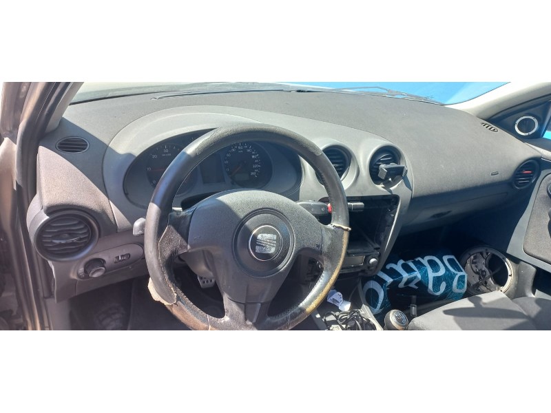 seat ibiza (6l1) del año 2004