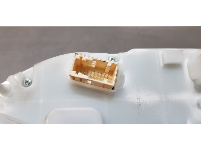 Recambio de cuadro instrumentos para peugeot 208 (p2) active referencia OEM IAM 9825986680  