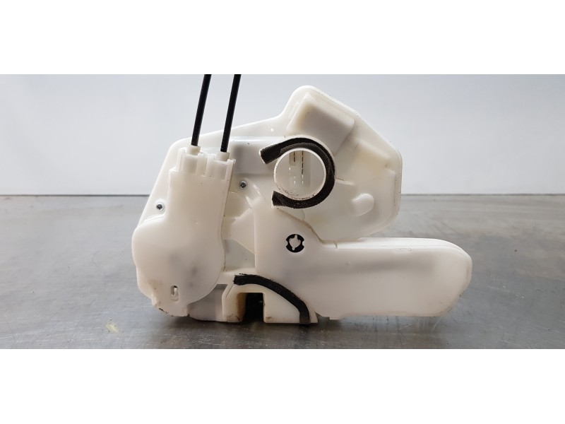 Recambio de cerradura puerta delantera derecha para mitsubishi outlander (gf0) motion 4wd referencia OEM IAM 5715A728  