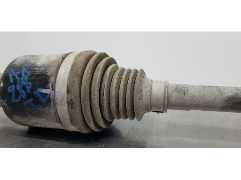 Recambio de transmision trasera izquierda para jeep compass ii longitude 4x4 referencia OEM IAM P68287864AB P68287864AB 