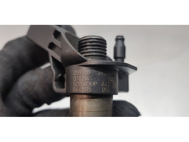 Recambio de inyector para volkswagen touareg (7l6) v6 tdi referencia OEM IAM 059130277AH  