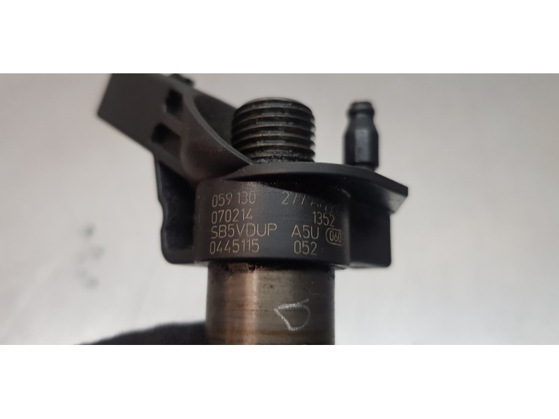 Recambio de inyector para volkswagen touareg (7l6) v6 tdi referencia OEM IAM 059130277AH  