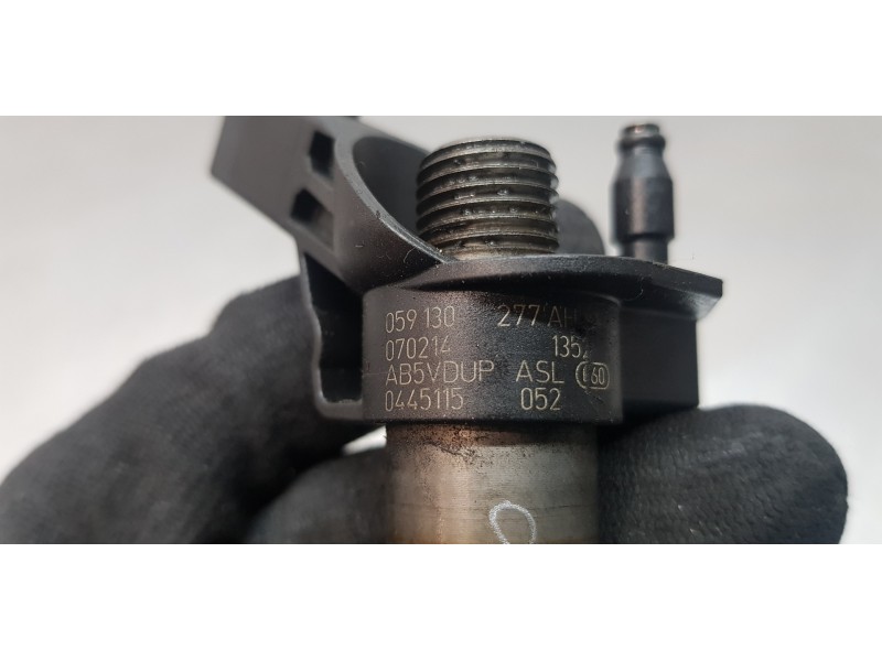 Recambio de inyector para volkswagen touareg (7l6) v6 tdi referencia OEM IAM 059130277AH  