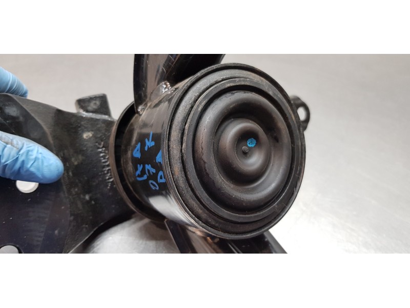 Recambio de soporte motor derecho para kia rio (yb) business referencia OEM IAM 21810H8210  