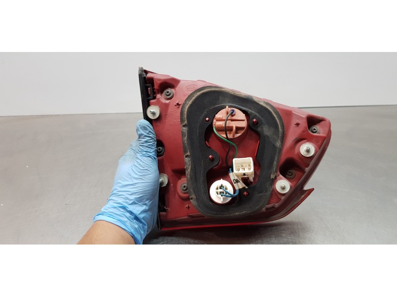 Recambio de piloto trasero derecho interior para kia carens ( ) basic referencia OEM IAM 92404A4500   Recambio de piloto trasero derecho interior para kia carens ( ) basic referencia OEM IAM 92404A4500