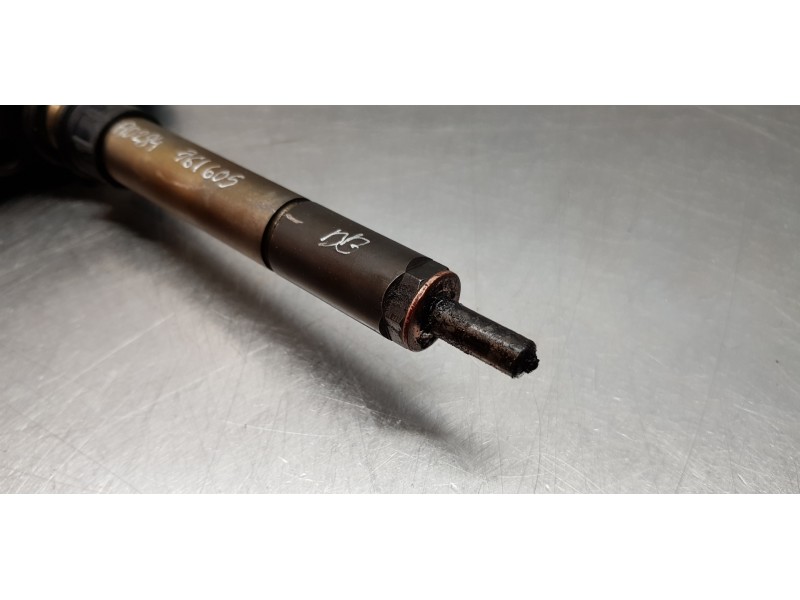 Recambio de inyector para citroen c4 grand picasso exclusive referencia OEM IAM 9658194180  