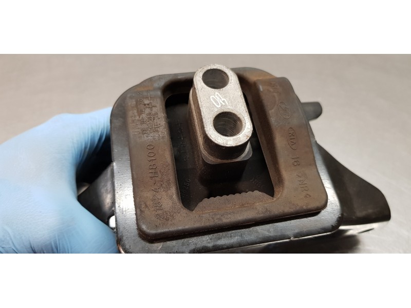 Recambio de soporte motor izquierdo para kia rio (yb) business referencia OEM IAM 21830H8250  