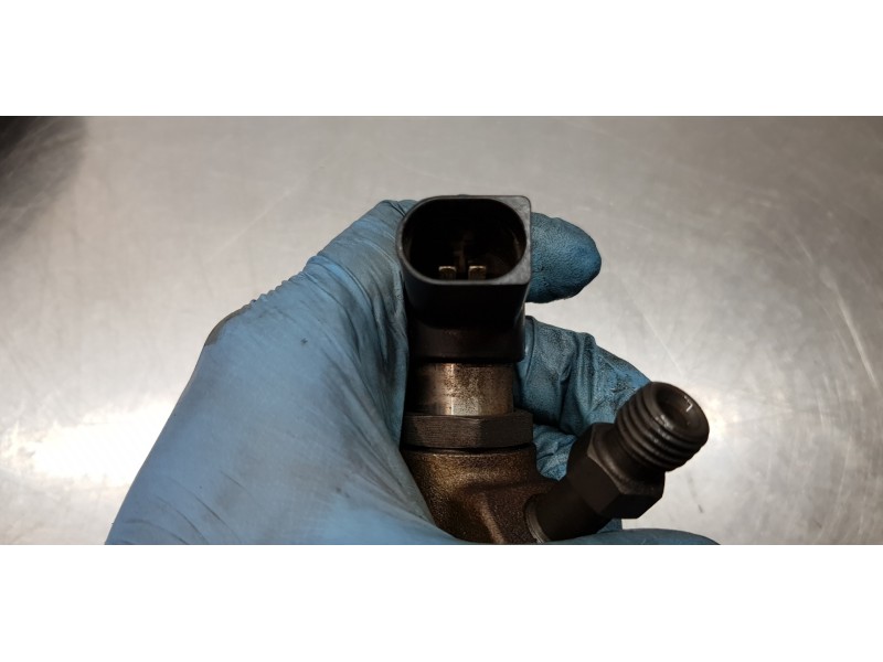 Recambio de inyector para citroen c4 grand picasso exclusive referencia OEM IAM 9658194180  