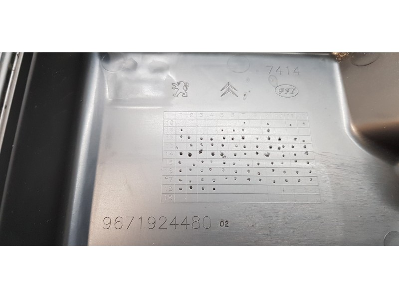 Recambio de caja reles / fusibles para citroen c4 cactus live referencia OEM IAM 9804848480  