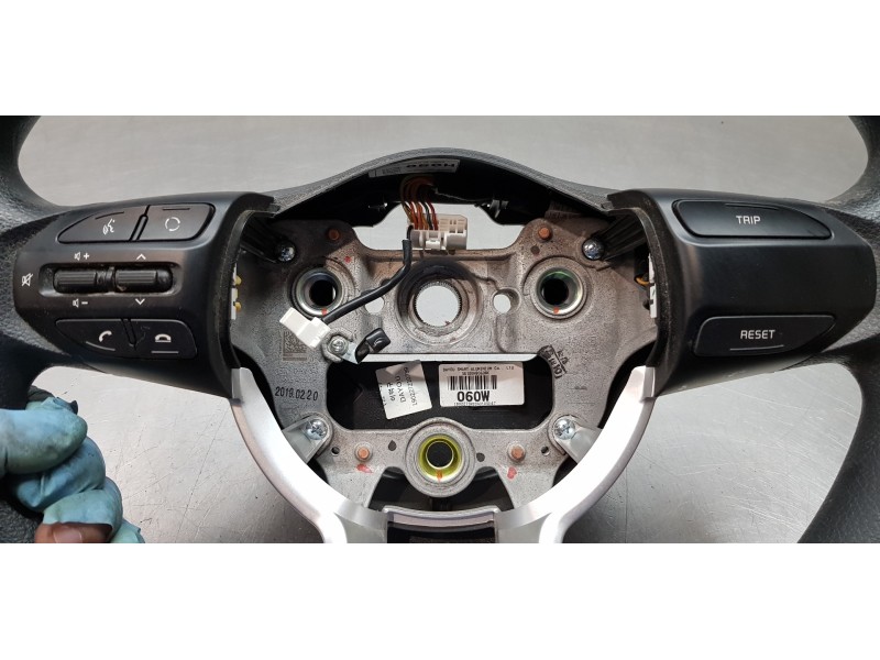 Recambio de volante para kia rio (yb) business referencia OEM IAM 56100H8060WK  