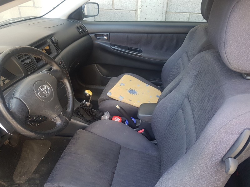toyota corolla (e12) del año 2003