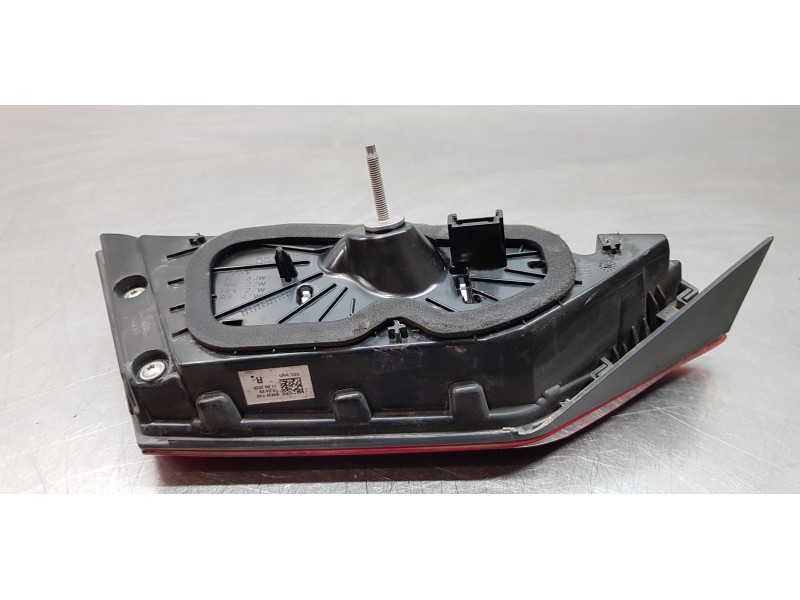 Recambio de piloto trasero derecho interior para bmw serie 1 lim. (f40) 116d referencia OEM IAM 63217450652  