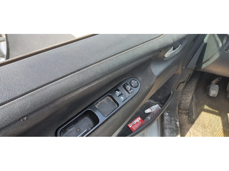 peugeot 207 del año 2009