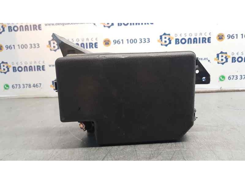 Recambio de caja reles / fusibles para toyota rav 4 (a3) sol referencia OEM IAM 8266242190  