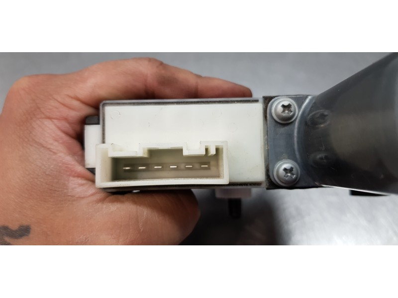 Recambio de motor elevalunas delantero izquierdo para bmw serie 1 lim. (f40) 116d referencia OEM IAM 61355A02D61  