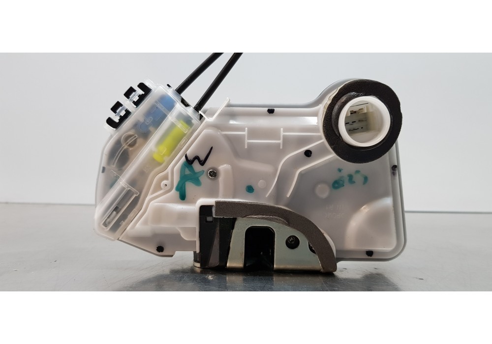 Recambio de cerradura puerta delantera derecha para toyota corolla (e21) hybrid active referencia OEM IAM 6903002511  