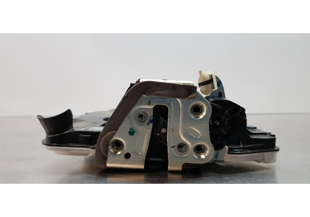 Recambio de cerradura puerta delantera derecha para toyota corolla (e21) hybrid active referencia OEM IAM 6903002511  