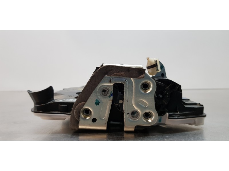 Recambio de cerradura puerta delantera derecha para toyota corolla (e21) hybrid active referencia OEM IAM 6903002511  