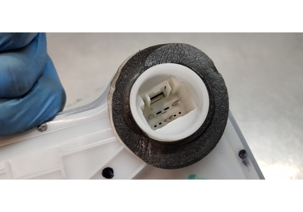 Recambio de cerradura puerta delantera derecha para toyota corolla (e21) hybrid active referencia OEM IAM 6903002511  