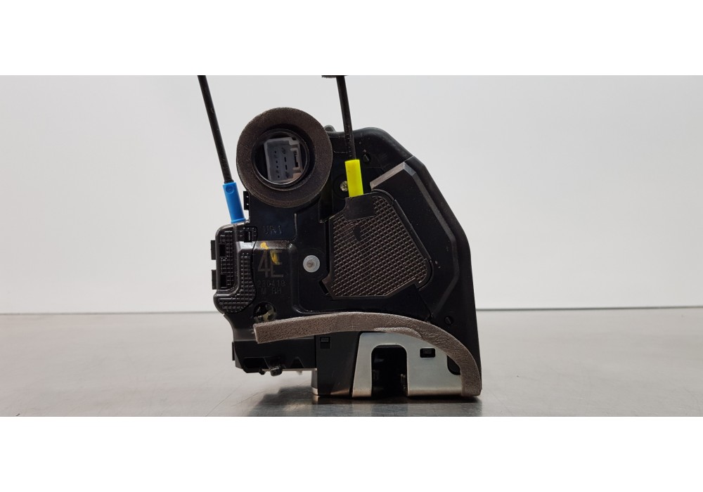 Recambio de cerradura puerta trasera derecha para toyota corolla (e21) hybrid active referencia OEM IAM 6905002580  