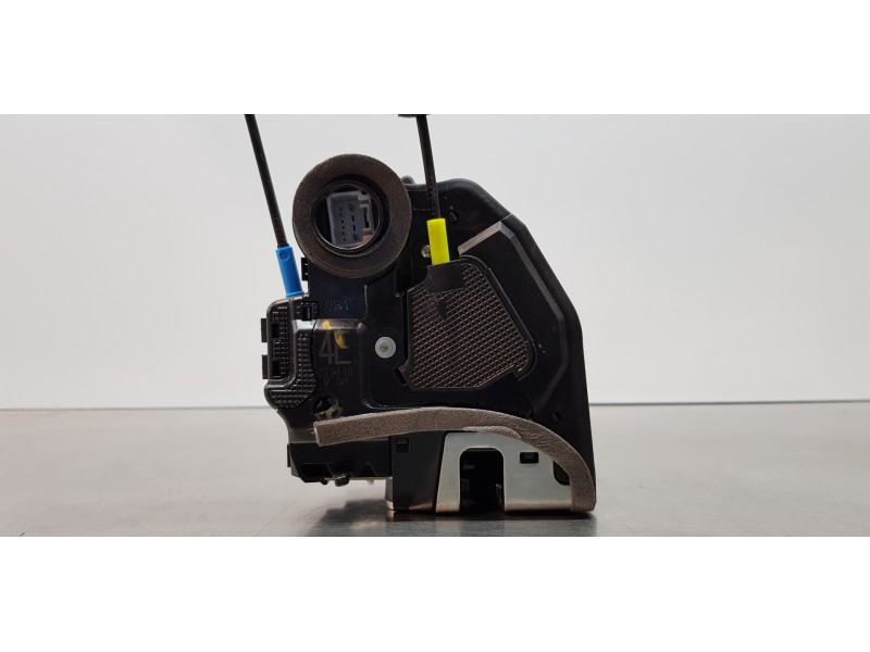 Recambio de cerradura puerta trasera derecha para toyota corolla (e21) hybrid active referencia OEM IAM 6905002580  