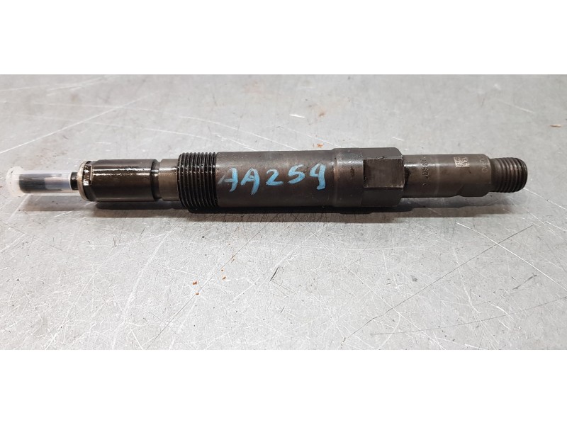 Recambio de inyector para ford mondeo berlina (ge) ghia referencia OEM IAM 0432133801  