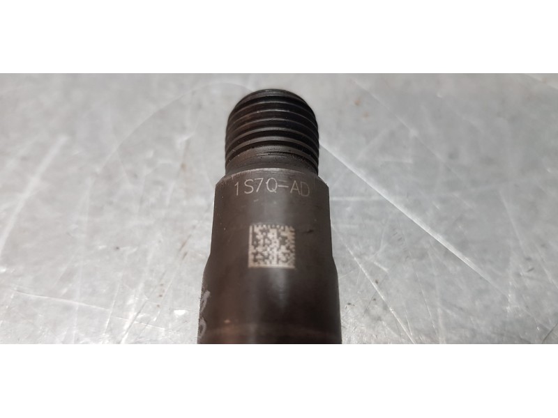 Recambio de inyector para ford mondeo berlina (ge) ghia referencia OEM IAM 0432133801  