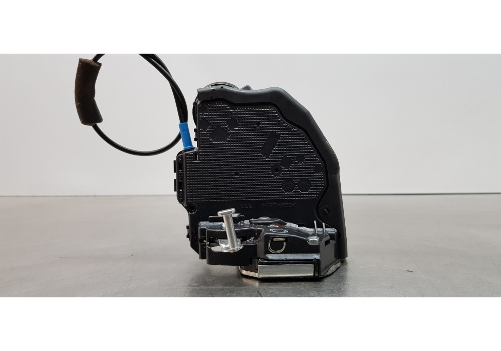 Recambio de cerradura puerta trasera izquierda para toyota corolla (e21) hybrid active referencia OEM IAM 6906002580  