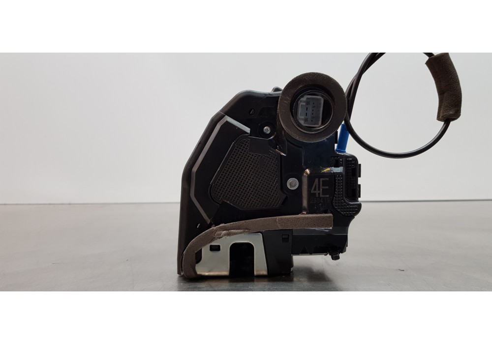 Recambio de cerradura puerta trasera izquierda para toyota corolla (e21) hybrid active referencia OEM IAM 6906002580  