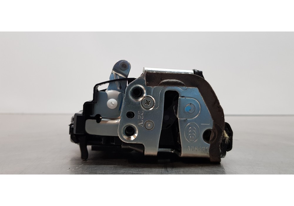 Recambio de cerradura puerta trasera izquierda para toyota corolla (e21) hybrid active referencia OEM IAM 6906002580  