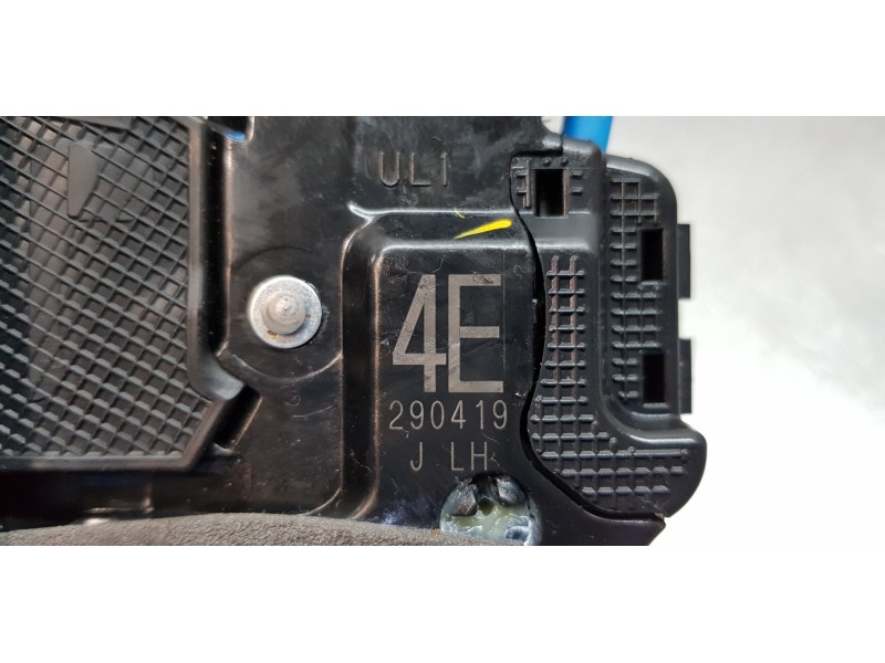 Recambio de cerradura puerta trasera izquierda para toyota corolla (e21) hybrid active referencia OEM IAM 6906002580  