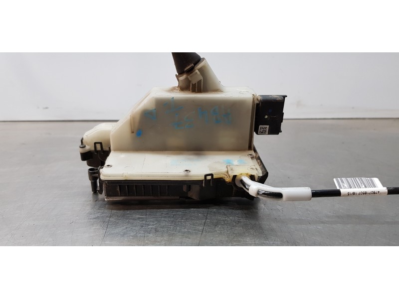 Recambio de cerradura puerta trasera derecha para peugeot 208 access referencia OEM IAM 9812501180  