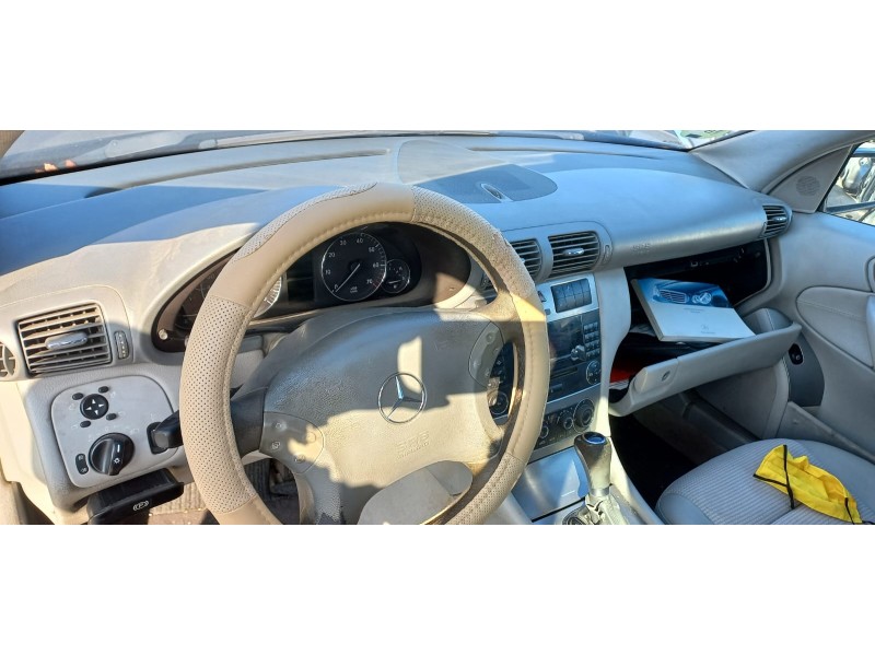 mercedes clase c (w203) berlina del año 2005