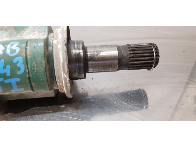 Recambio de transmision trasera izquierda para mitsubishi outlander (gf0) motion 4wd referencia OEM IAM 3715A204  